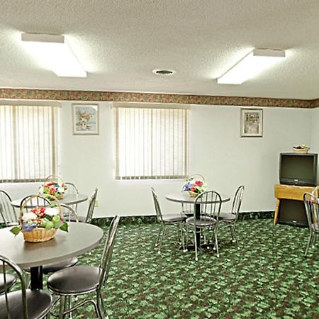 Americas Best Value Inn West Frankfort Экстерьер фото